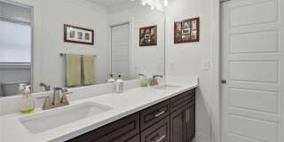 1237 Milton Terrace SE Gallery 23