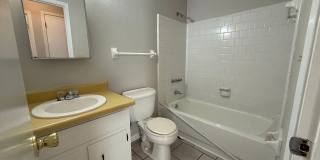 Northeast Pensacola - Harbour Square - 2 bedroom, 1 bathroom Gallery 11