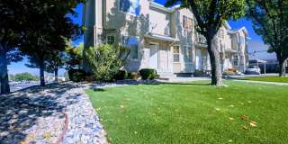 Huge Townhome in coveted East Cottonwood Heights! Gallery 1