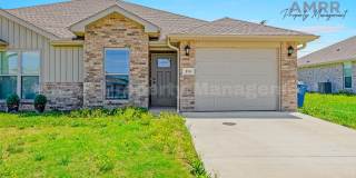 Cozy 3 Bedroom Duplex Available Now Gallery 3