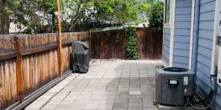 Beautiful 3 bed / 2 bath duplex in Uptown Neighborhood! Gallery 21