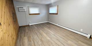 HUGE 3 Bed/2 Bath Home with your own private workshop + oversized garage Gallery 15