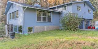Large 3 bedroom 2 bath 2 car garage with shop and MIL in Goldstream Gallery 1