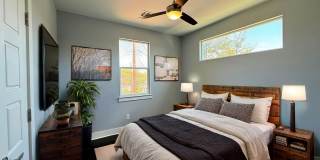 Great, modern 2 bedroom 2.5 bath available in South Austin! Gallery 25