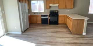 Beautiful 4 Bedroom 2.5 Bath home in the Vista Del Norte Subdivision Gallery 6