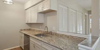 1601 CARRIAGE HOUSE Terrace Gallery 8