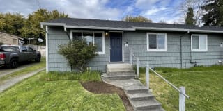 114 Acorn St Gallery 1