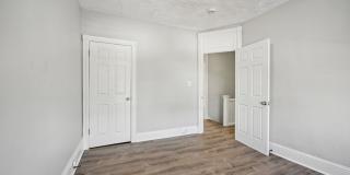 Newly Renovated 5BR/2BA Brownstone, Washer/Dryer Gallery 7