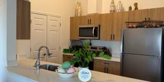 The Crest at Skyline Now offering up to 8 weeks FREE rent! Call today to schedule your tour: (480) 390-5392 Gallery 2