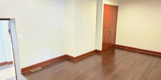 804 HOLLINS Street Gallery 32