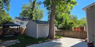 1522 Barron Street Gallery 47