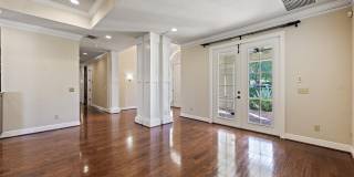 1701 WALNUT AVENUE Gallery 21
