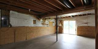 Available now! Home near downtown Gallery 23