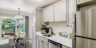 Beautifully Renovated 1 & 2 Bedroom Apartments in Lynnwood! Gallery 20