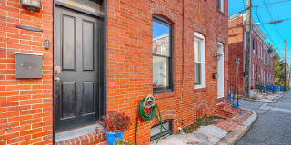 108 N MADEIRA Street N Gallery 1