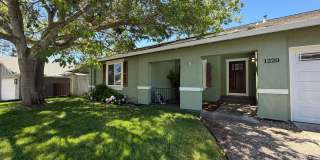 Nicely remodeled 1 bedroom Suite, All utilities paid + WiFi Gallery 36