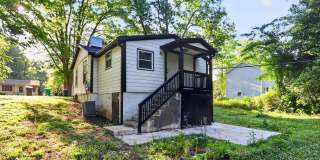 Summer Rent Special on this Cozy Two Bedroom Home! Gallery 16