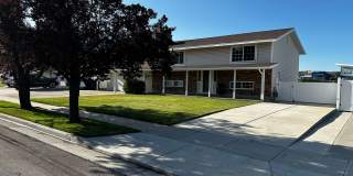 Beautifully Updated Two-Story Home in Sandy — Mountain Views & Big Backyard! Gallery 31