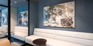 Elle Gallery 44