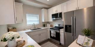 4BD/2BA on East Falls! Newer Build & Rooftop Deck! Gallery 1