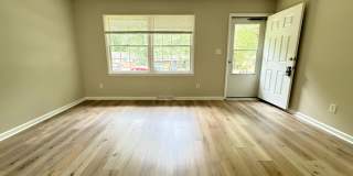 Beautiful 2 Bedroom Condo/Duplex in Charlotte Gallery 8