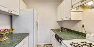 10401 GROSVENOR Place Gallery 11