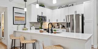 The Laurel Apartments Gallery 11