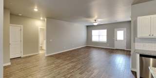 3 Bedroom 2 Bathroom 2 Car Garage Home in Oakdale School District Gallery 9