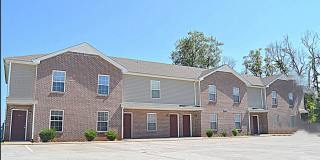 2 Bedroom 1.5 Bathroom Townhome!!! Gallery 1