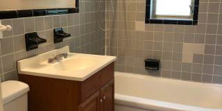 2 Bed 1 Bath Home | Carport | Central AC | Pet Friendly | Washer Dryer Hook Ups | Section 8 Welcome Gallery 5