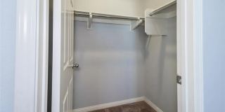 6746 N Glasner Gallery 32