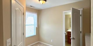 Spacious Home in Creekshire Village! Gallery 24