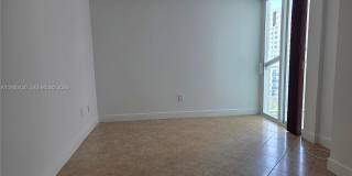 5880 Collins Ave Gallery 9