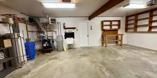 Dog friendly, 3 bedroom home in the hills Gallery 23