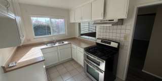 Clean and Ready - 3 bedrooms, 1 Bath - 2 car garage home for rent Gallery 6