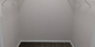 AWESOME 2-BEDROOM CONDO INCL. GARAGE, SWIMMING POOL, WASHER & DRYER! Gallery 13