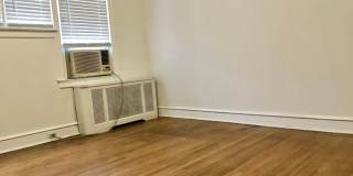 Gorgeous 3-Bedroom Townhome in Lawncrest! Available NOW! Gallery 12