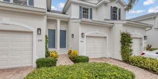** AVIANO AT NAPLES ** 3 BED / 2 BATH - CARRIAGE HOME - GARAGE - CENTRAL NAPLES - ANNUAL RENTAL Gallery 1