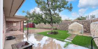 Come to check this beautiful house 4 bedrooms, possible 5th bed and 3 baths. Gallery 24