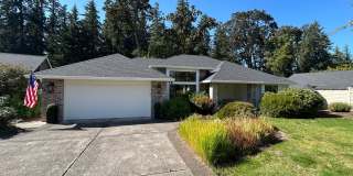 Stunning Renovated Home on Michelbook Golf Course in McMinnville Gallery 1
