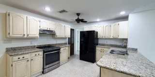 3/2/1 car garage in S. Ft. Myers Off Cypress Lake! Gallery 9