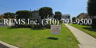 Remodeled Upstairs Apartment with A/C & Garage Parking Gallery 1
