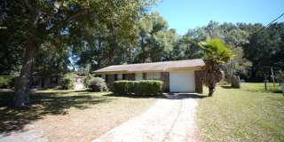3/1.5 Single Family Home with Garage Gallery 1