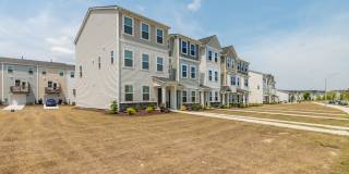 $500 OFF Your First Month's Rent! Beautiful End-Unit Townhome in Trace at Olde Towne | 3BR/3.5BA | Garage Gallery 3