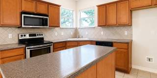 Beautiful 2-story home for lease in a gated community! Gallery 7