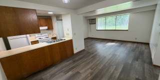 2 bedroom, One Bath Apartment Ground Floor with Huge Picture Window Gallery 1