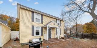Charming 2BR House in Derry Gallery 1