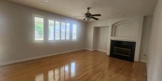 5 Bedroom Home Behind the Gate of Wisteria Place Gallery 12
