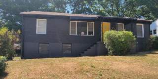 3 Bedroom Brick Ranch on Basement/5 Min Drive to Downtown Atlanta Gallery 3