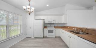 Spacious 3 bedroom 2 bathroom home in Lehigh Acres - New flooring! Gallery 8